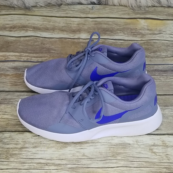 Nike Shoes - NIKE GRAY SNEAKERS SIZE 8.5
